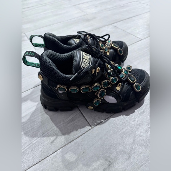 Gucci Black and Gold Sneakers with Green Accents - Picture 11 of 11